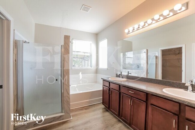Building Photo - 1731 Bonita Bluff Ct