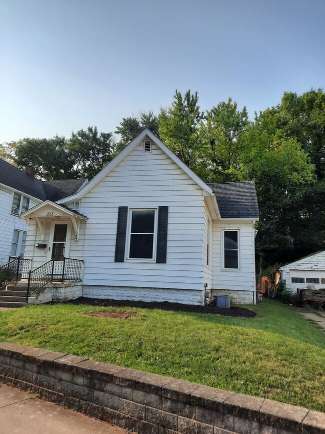 Building Photo - Lovely 3 bedroom 1 bath home