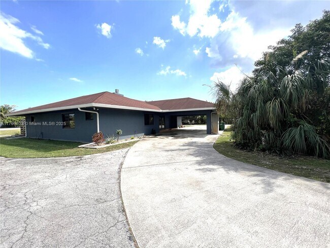 Building Photo - 24595 SW 124th Ave