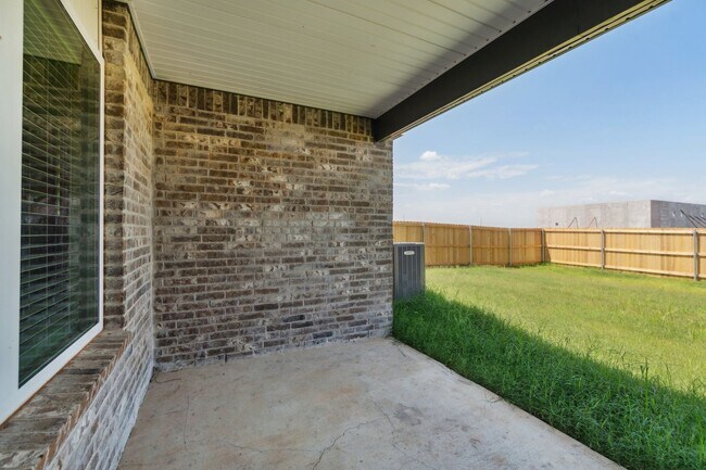 Building Photo - Edmond Rental