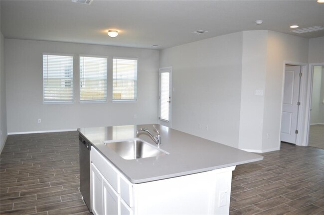 Building Photo - 204 Shugart St