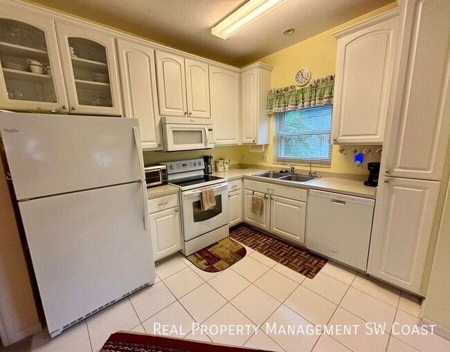 Building Photo - 10734 Blue Bimini Cir