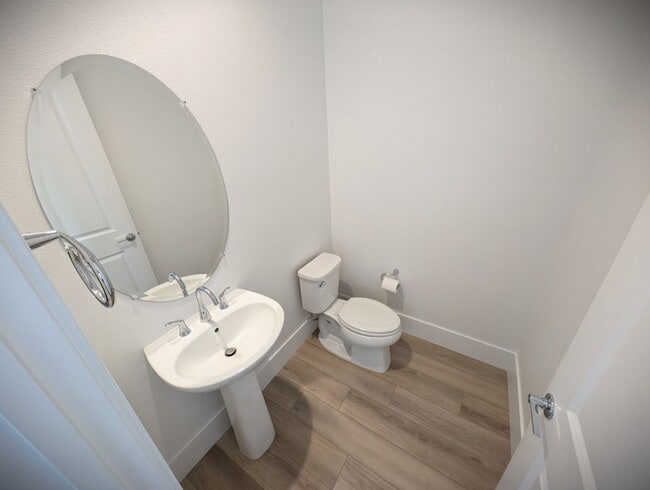 Building Photo - 675 Agate Bridge St