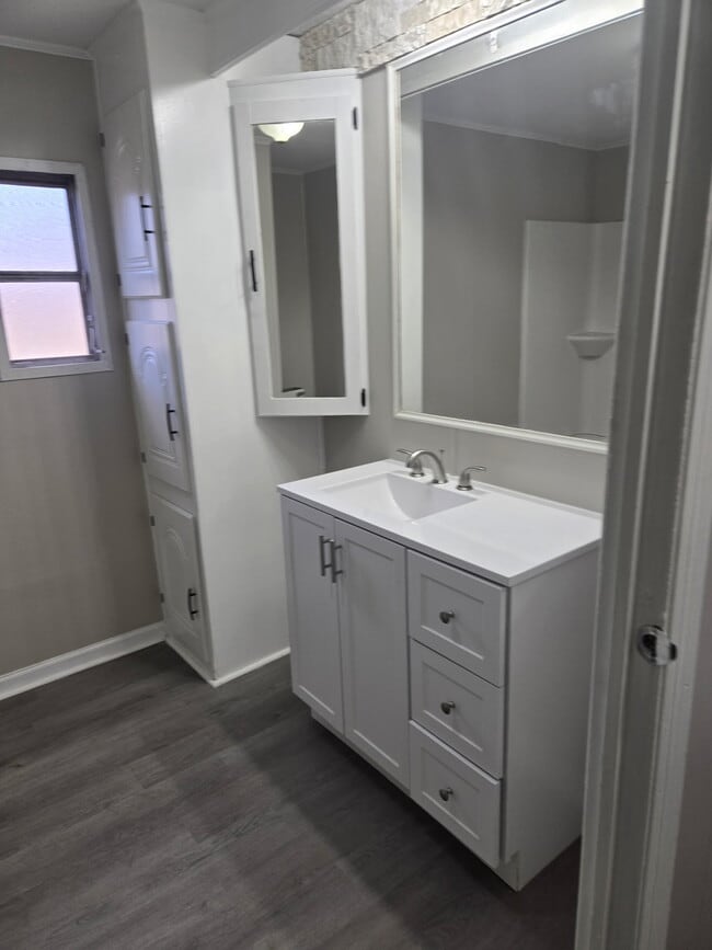 Building Photo - 8900 Kiger Rd