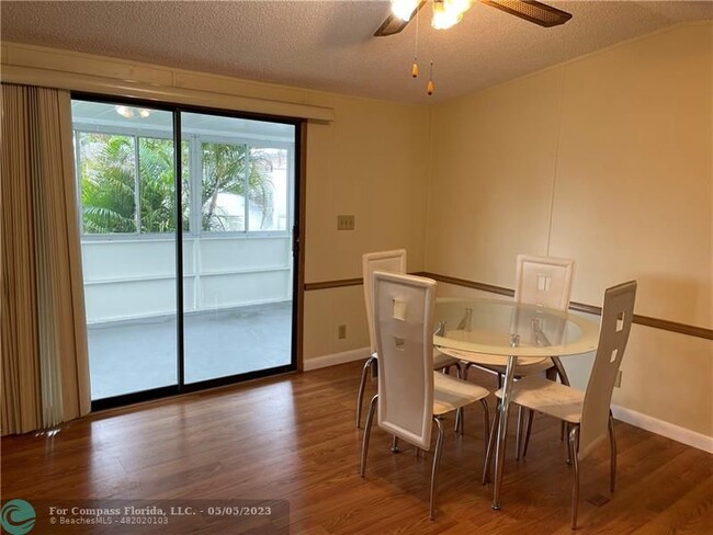 Building Photo - 3161 SW 53rd Ave