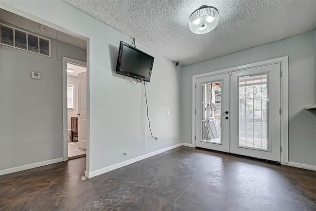 Building Photo - 8414 Flintridge Dr