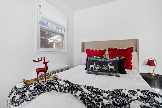 Building Photo - 132 Toll House Ln