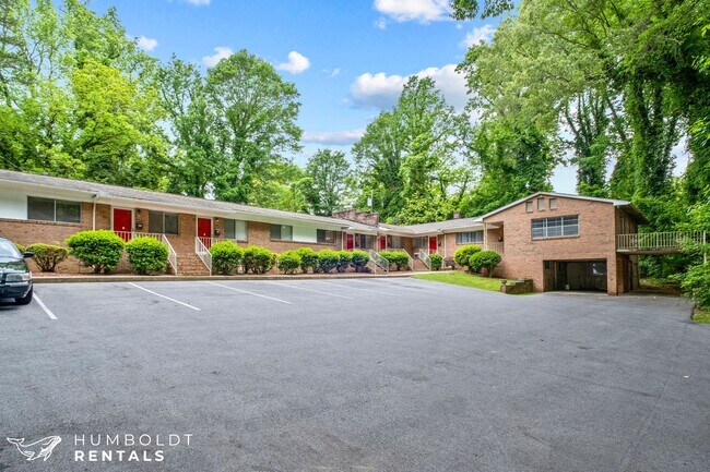 Building Photo - Chamberlain Pines