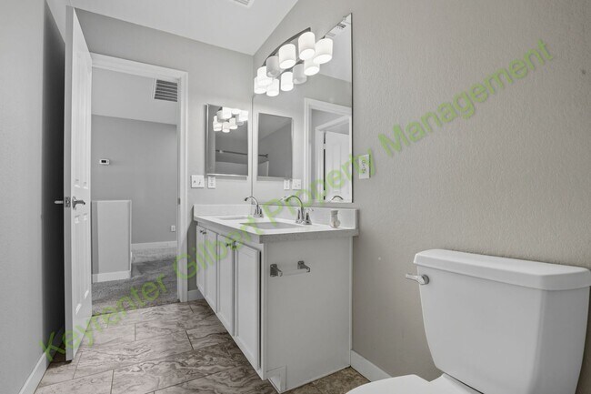 Building Photo - 5 bed / 2.5 bath Home in the San Tan Heigh...