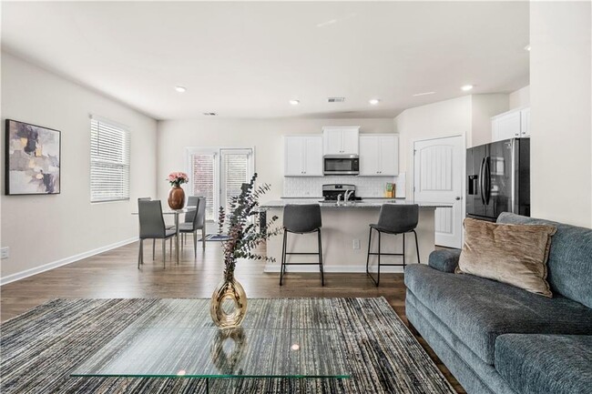 Building Photo - 853 Bentley Dr