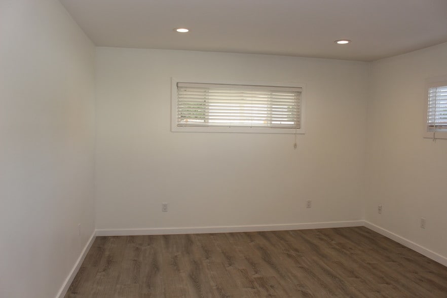 Master Bedroom - 9703 National Blvd