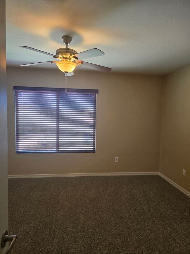 Building Photo - FREE RENT FOR OCTOBER AND $100 VISA GIFT C...