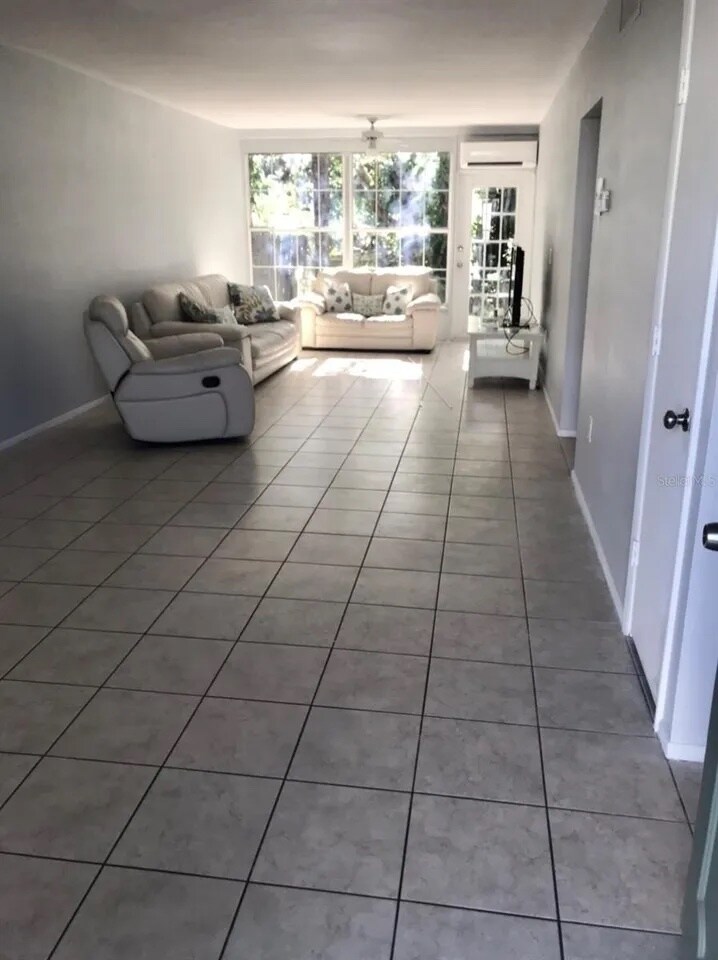 Building Photo - 1433 S Belcher Rd