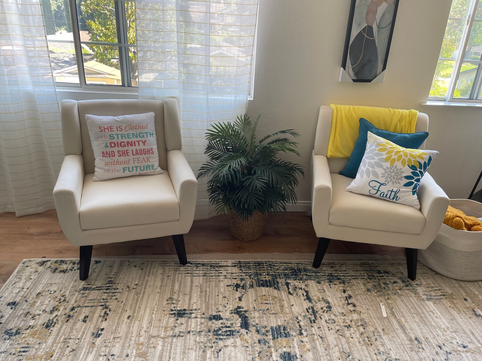 Building Photo - 535 N Yucca Ridge Rd