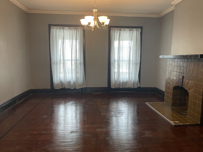 Primary Photo - 315 S Penn St