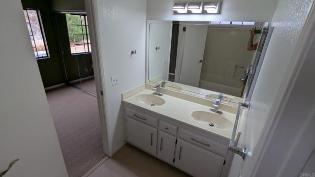 Building Photo - 4681 Park Dr