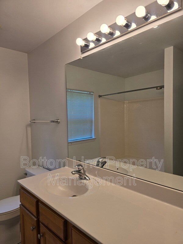Building Photo - 8630 Carolina Lily Ln