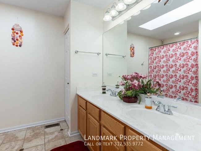 Building Photo - 20857 Brentwood Ct