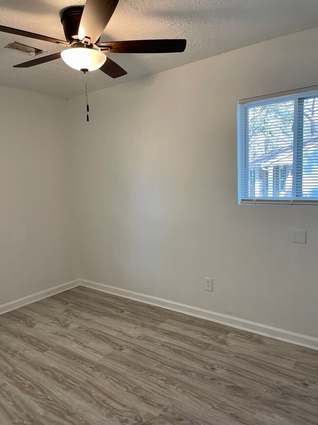 Building Photo - Updated 4 Bedroom Home with NO Carpet!