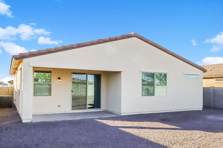 Building Photo - 17726 W Cashman Dr