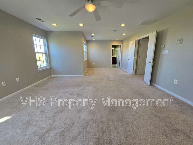 Building Photo - 2520 Post Oak Dr