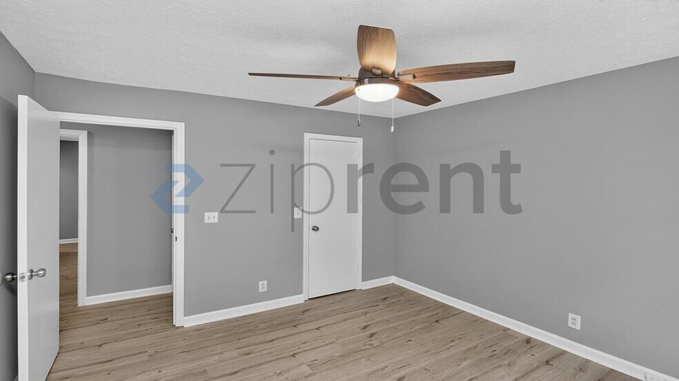 Building Photo - Unit