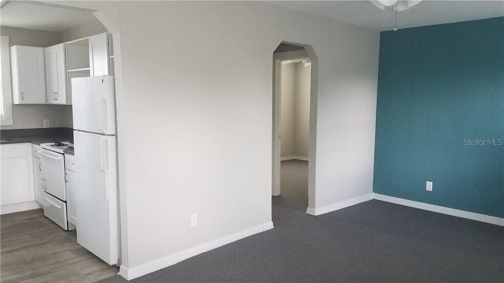 Building Photo - 2115 W Cass St