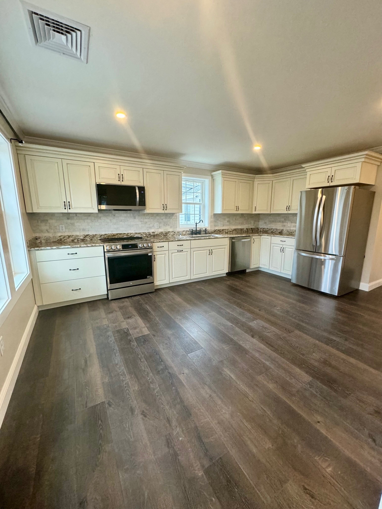 Kitchen - 80 Elm St