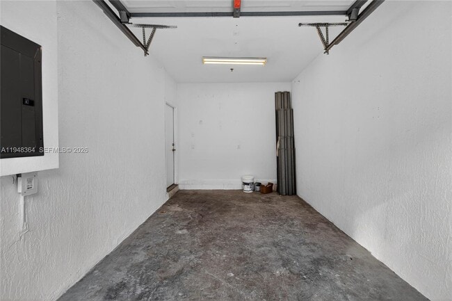 Building Photo - 4645 SW 75th Way