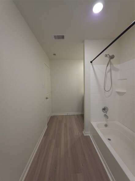 Building Photo - 305 Lone Mountain Dr