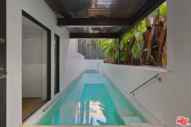 Building Photo - 7 Vicente Ter