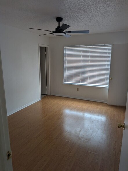 Building Photo - 1805 Cedarhill Dr