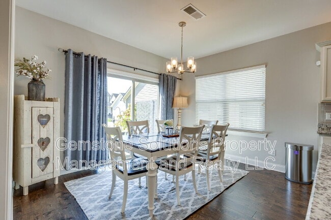 Building Photo - 1050 Nolencrest Dr