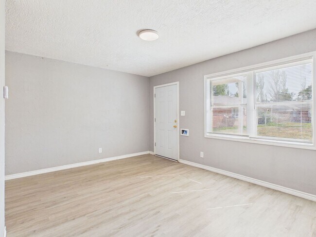 Building Photo - 3010 Westhaven Dr