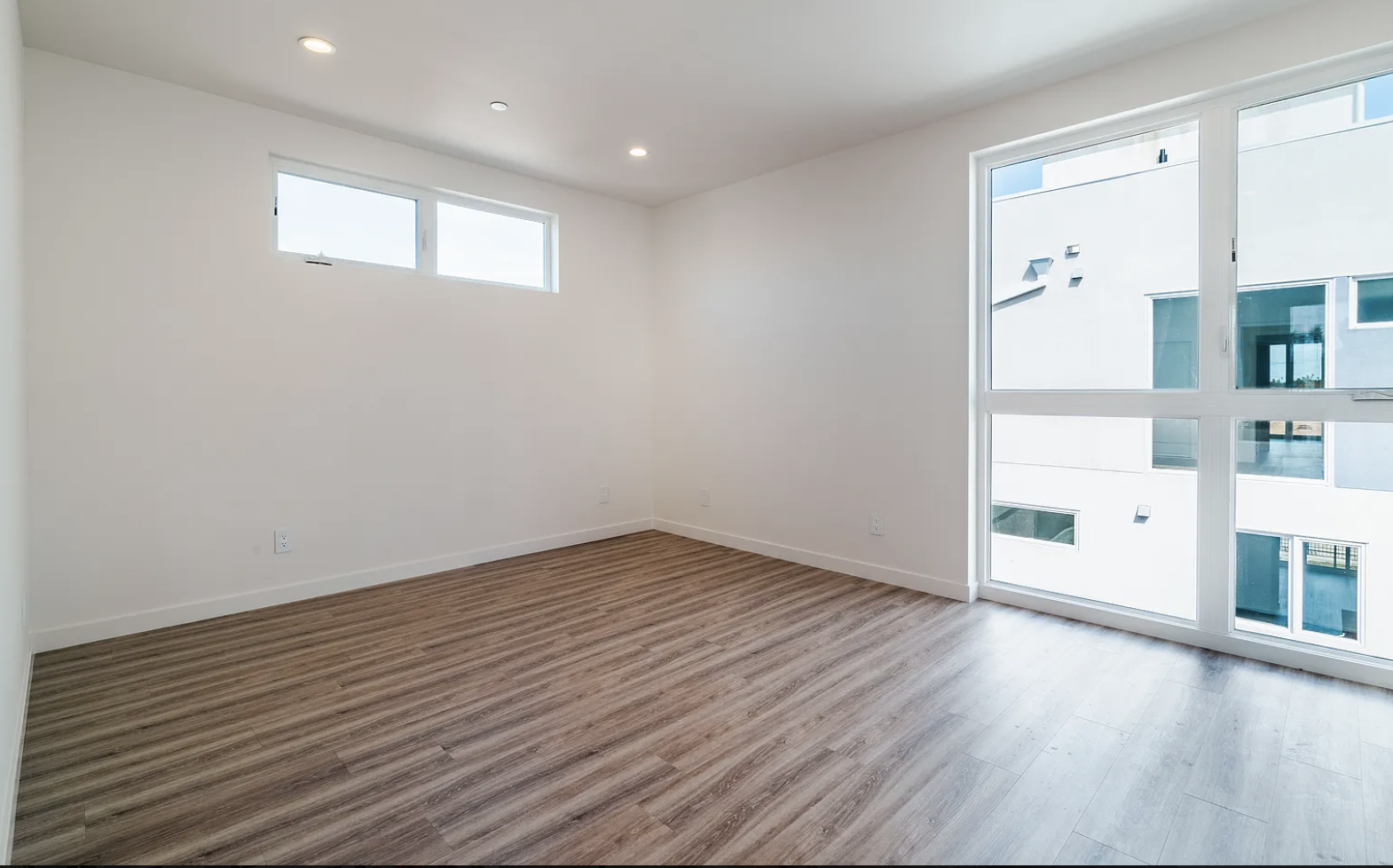 Building Photo - 2555 Thurman Ave