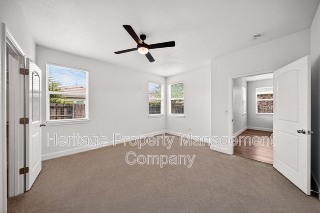 Building Photo - 7915 Cenote Dr