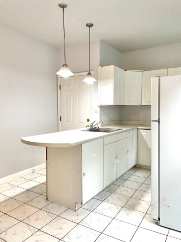 Building Photo - 5025 W 31st St