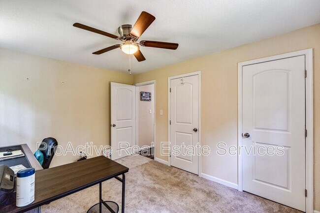 Building Photo - 6040 Airway Ln
