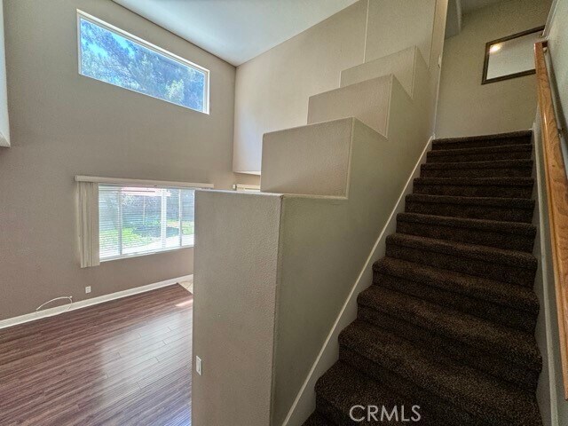 Building Photo - 30997 Oakhill Dr
