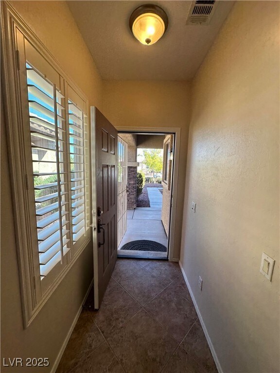 Building Photo - 6071 Saddle Horse Ave