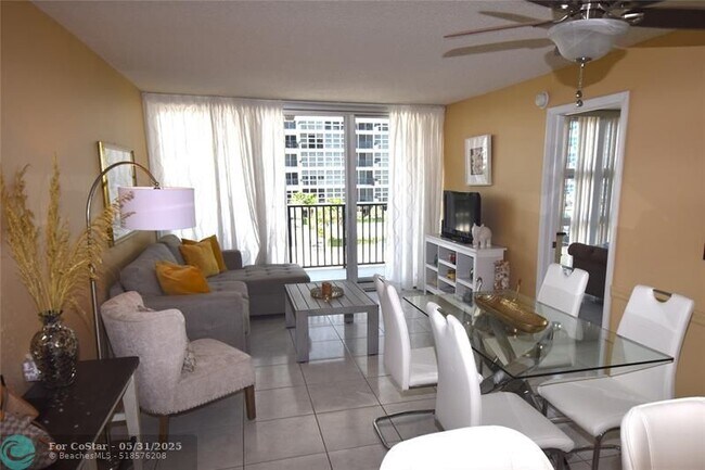 Building Photo - 525 N Ocean Blvd