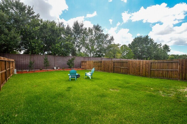 Building Photo - 2135 Waterford Park St