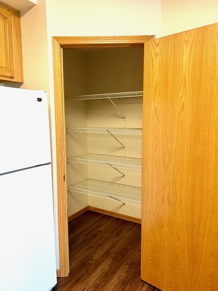 Large Pantry - 130 Oakridge Ave