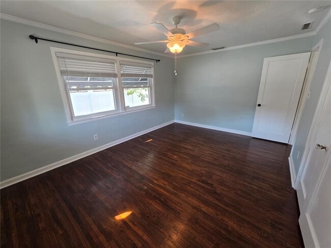 Building Photo - 775 20th Ave N