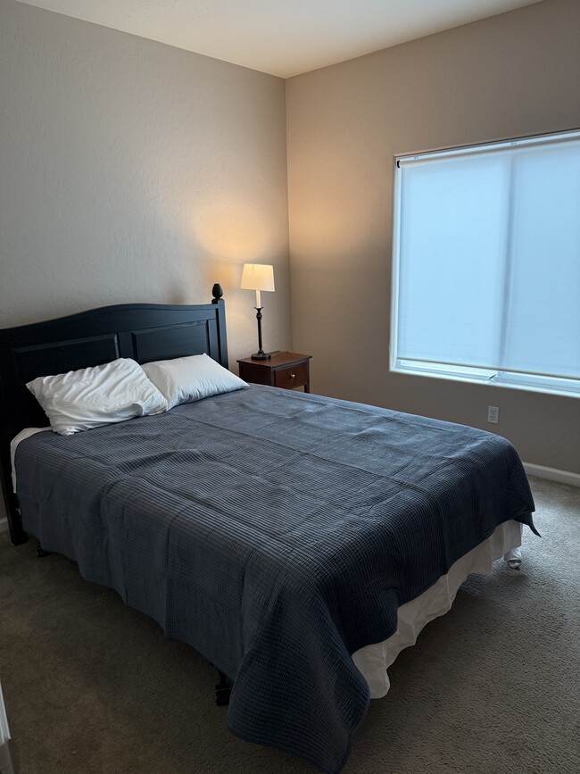 Building Photo - 6137 E Cortland Ave