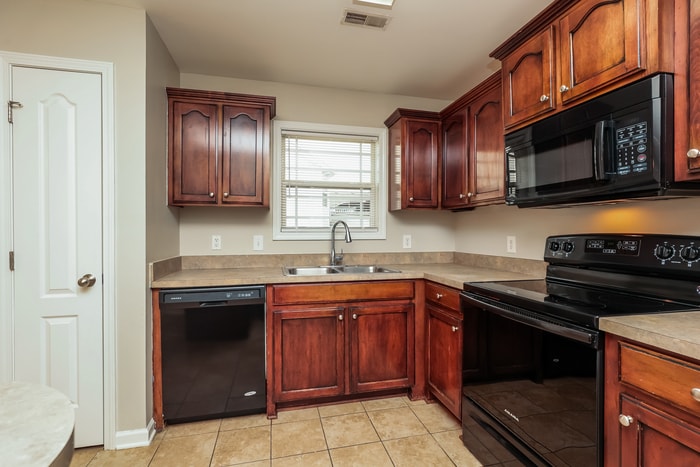 Building Photo - 100 Amos Springs Way