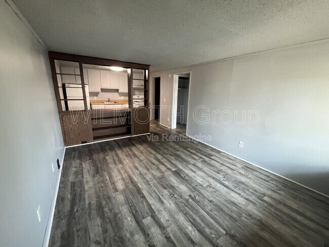 Building Photo - 2000 Indianapolis Rd