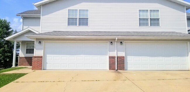 Building Photo - 108 Hickory Ridge Dr