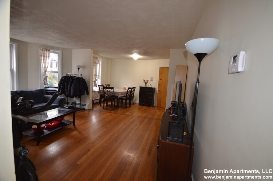 Building Photo - 316 Tappan St