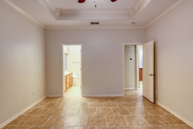 Building Photo - 6814 Guinevere St